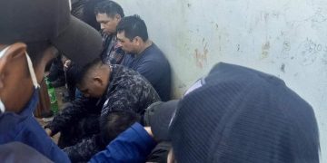 Intercambian rehenes con bloqueadores y policía recupera armas robadas en Mairana