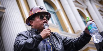 Sindican al empresario Bravo de ser socio de Huarachi en la compra irregular de medicamentos