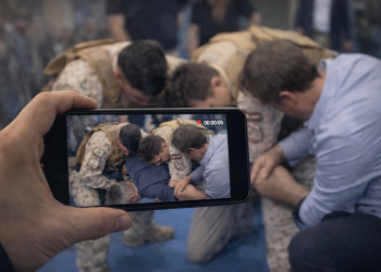 🧤 Guante eléctrico policial fue probado por un ministro y el video se volvió viral