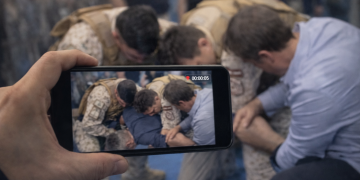 🧤 Guante eléctrico policial fue probado por un ministro y el video se volvió viral