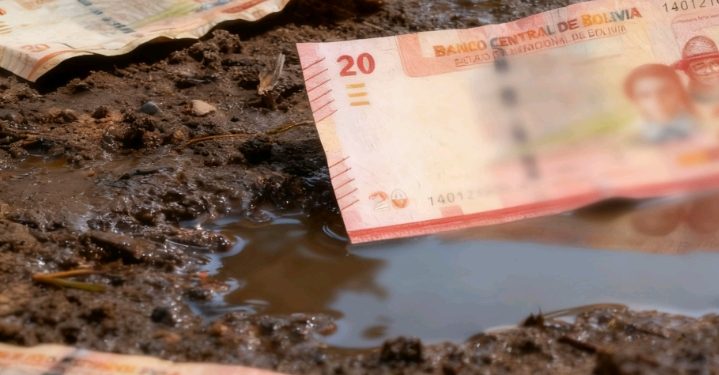 Fiscalía investiga a 47 personas por presunto robo de dinero tras el accidente del avión militar en El Alto