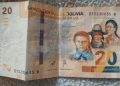 Filas en el BCB por rechazo a billetes de la serie B pese a su rehabilitación