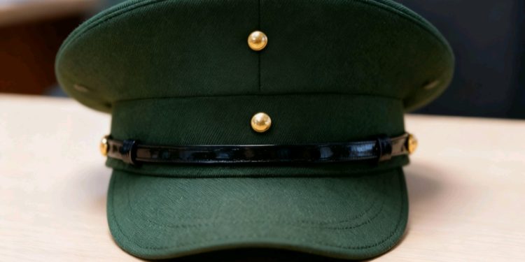 Aprehenden a un policía acusado de extorsionar a una familia peruana en Desaguadero