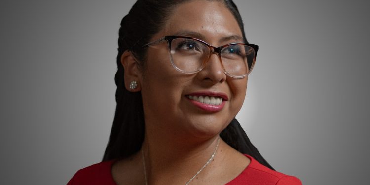 Tras años de carrera pública, Eva Copa decide priorizar su familia