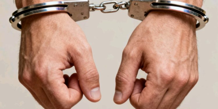 Justicia mantiene en prisión a socio y abogado vinculados al juez Zeballos