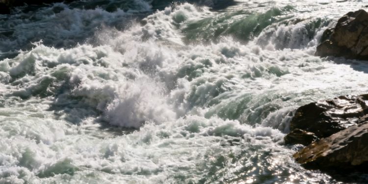 Alertan por crecida de ríos en Santa Cruz tras intensas lluvias