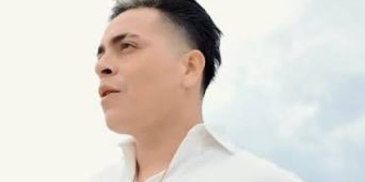 Luis Vega impacta al mostrar su cambio físico tras cirugía estética