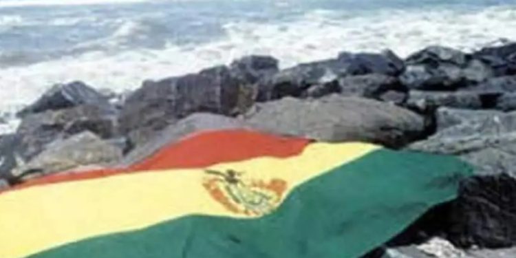 Bolivia conmemora el Día del Mar con actos cívicos y desfiles en todo el país