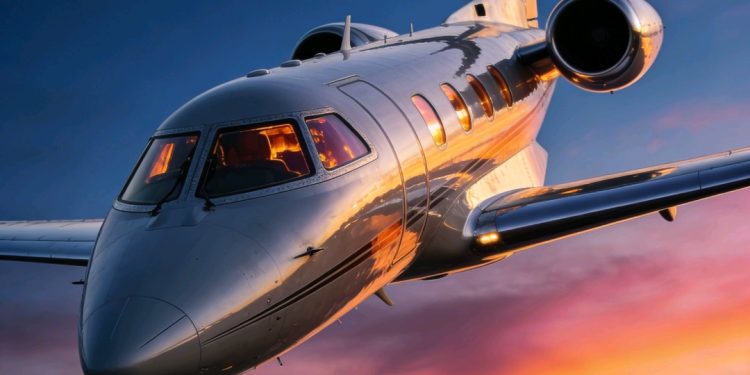 Investigan salida irregular de avioneta desde aeropuerto en Santa Cruz