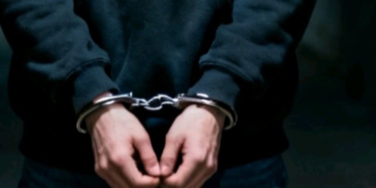 Aprehenden a sospechoso de robo agravado en Villa Copacabana