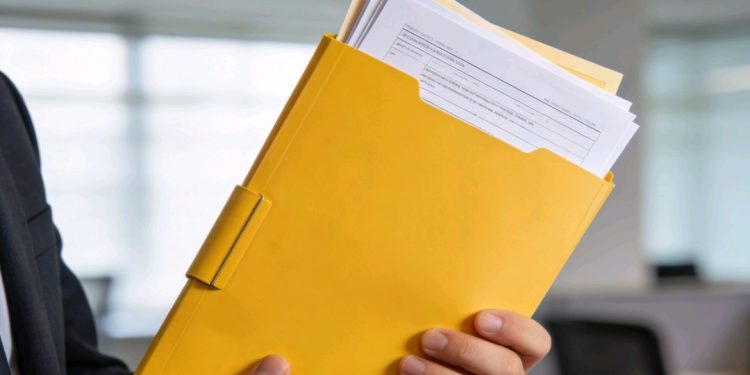 Gobierno elimina requisitos en trámites y lanza programa contra la burocracia