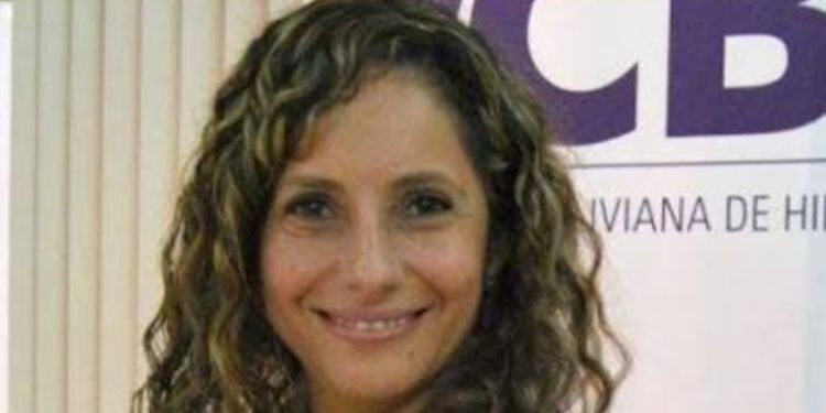 Claudia Cronenbold asume la presidencia de YPFB