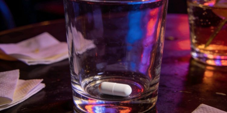 Adolescente fallece tras ingerir sustancia no identificada en una fiesta