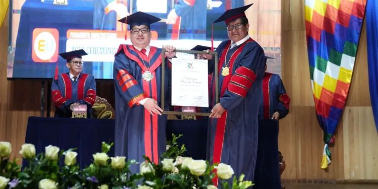 UPEA consolida su prestigio académico con distinción al Fiscal General