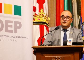 En medio de denuncias de presión, Rodrigo Paz cierra filas con el Tribunal Supremo Electoral