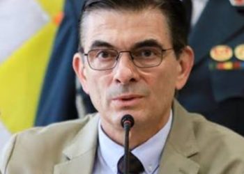 Rodrigo Paz plantea transformar YPFB y alejarla de intereses políticos