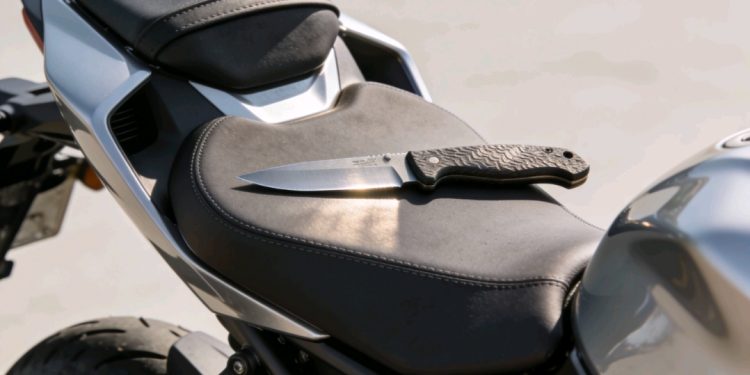 Atraco con arma blanca: roban motocicleta a mujer en Santa Cruz