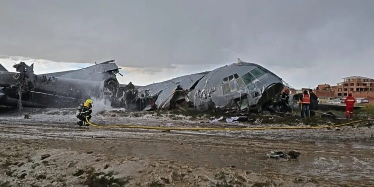 Abren dos procesos penales por el accidente del avión Hércules en El Alto