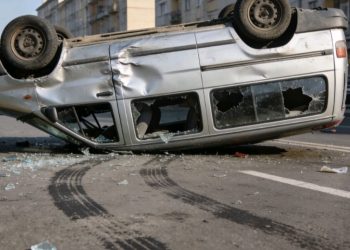 Video muestra descenso a gran velocidad del minibús accidentado en La Paz
