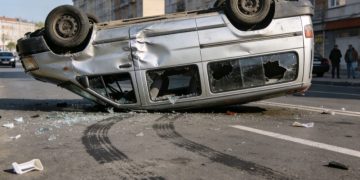 Video muestra descenso a gran velocidad del minibús accidentado en La Paz