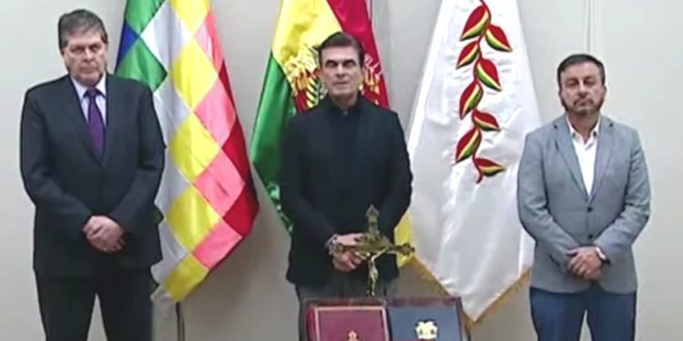 Gobierno resalta trabajo normativo impulsado por Medinaceli en energía