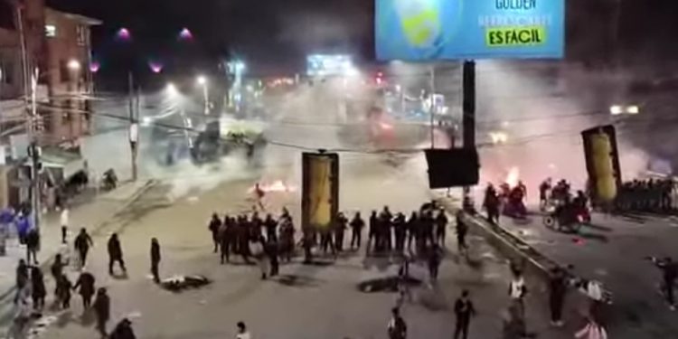 “Antisociales se infiltraron entre bloqueadores”, denuncia la Policía tras noche de caos en El Alto