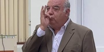Gerente de la CNS desafía a sus acusadores: “La verdad es comprobable y la tengo en mis manos”